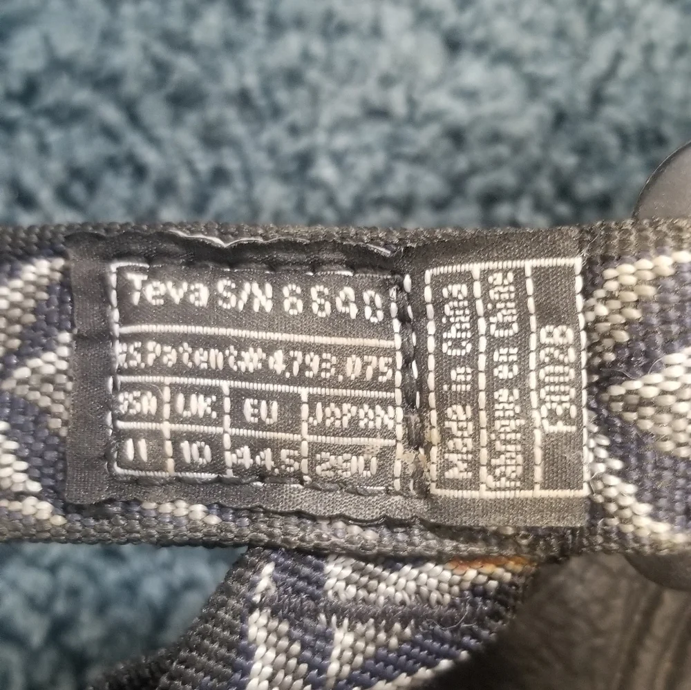 Teva Strappy Mens Sandals. Velcro Adjustable Straps. Size 11.